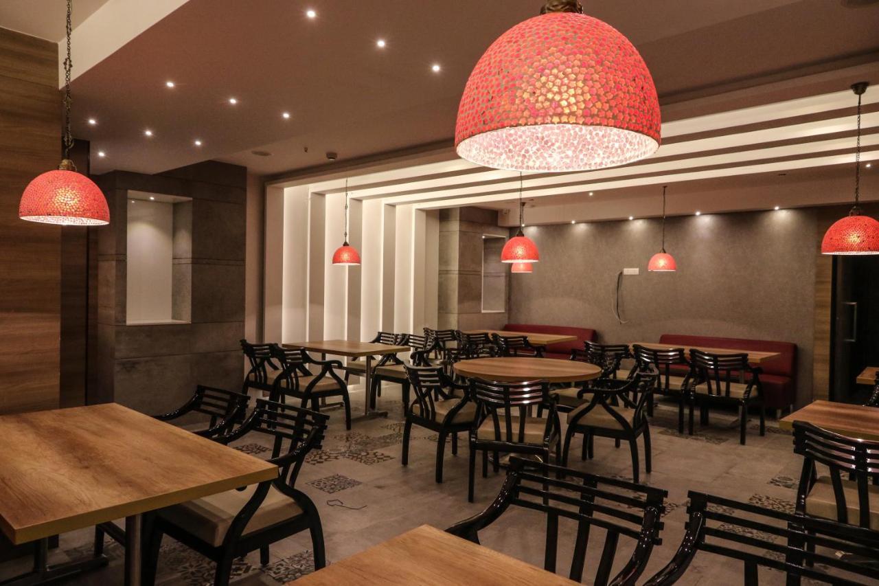Отель The Grand Asansol Экстерьер фото