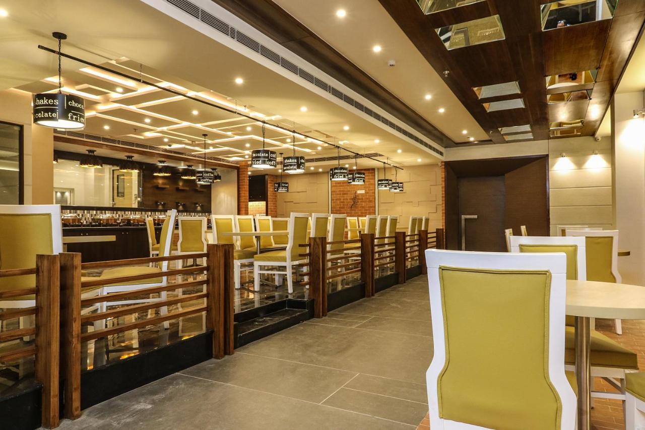 Отель The Grand Asansol Экстерьер фото