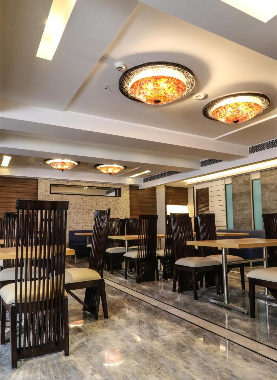 Отель The Grand Asansol Экстерьер фото